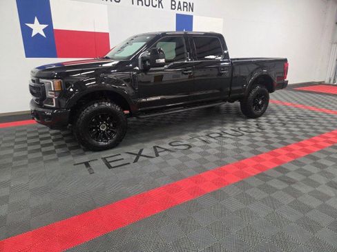 Used 2020 Ford F250 Lariat image 2