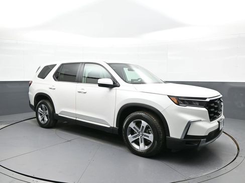 Certified 2023 Honda Pilot EX-L image 4