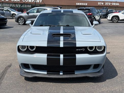 Used 2016 Dodge Challenger SRT Hellcat RWD image 3