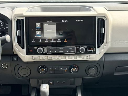 Used 2025 Nissan Frontier SV image 13