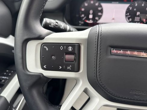 New 2024 Land Rover Defender 130 X-Dynamic SE image 19