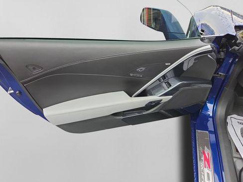 Used 2018 Chevrolet Corvette Z06 RWD image 11