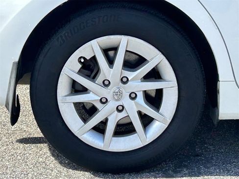 Used 2013 Toyota Prius V Two image 7