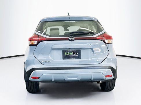 Used 2024 Nissan Kicks SV FWD image 7