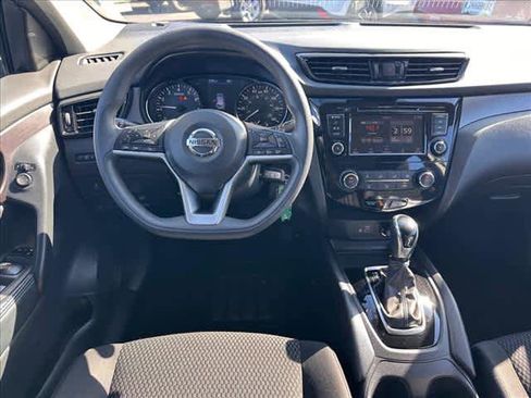 Used 2022 Nissan Rogue Sport S image 10