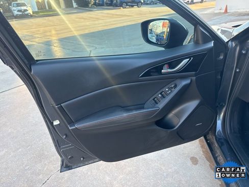 Used 2016 MAZDA MAZDA3 i Grand Touring image 10