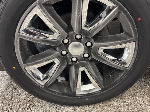 Used 2011 Cadillac Escalade Premium image 10