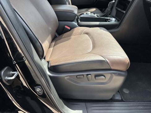 Used 2023 INFINITI QX80 Premium Select AWD/4WD image 11
