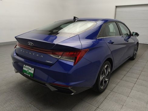 Used 2023 Hyundai Elantra Limited FWD image 9