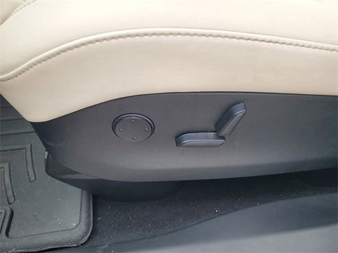 Used 2018 Tesla Model X 100D image 32