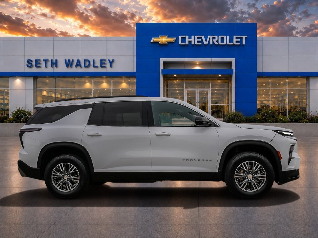 Used 2025 Chevrolet Traverse LT FWD image 8