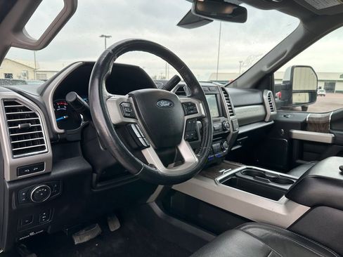 Used 2017 Ford F250 Lariat w/ Lariat Ultimate Package AWD/4WD image 12
