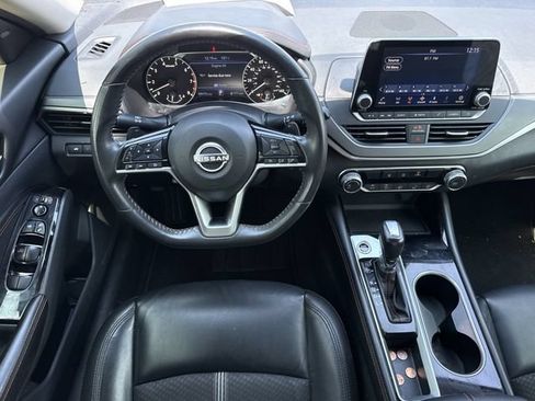 Used 2023 Nissan Altima 2.5 SR FWD image 12