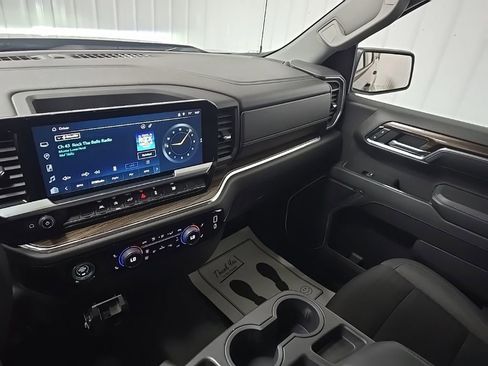 Used 2023 Chevrolet Silverado 1500 RST AWD/4WD image 25