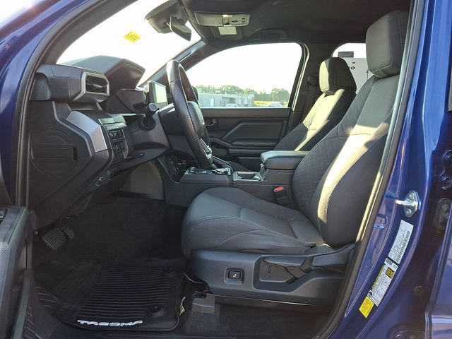 Used 2025 Toyota Tacoma SR5 AWD/4WD image 15