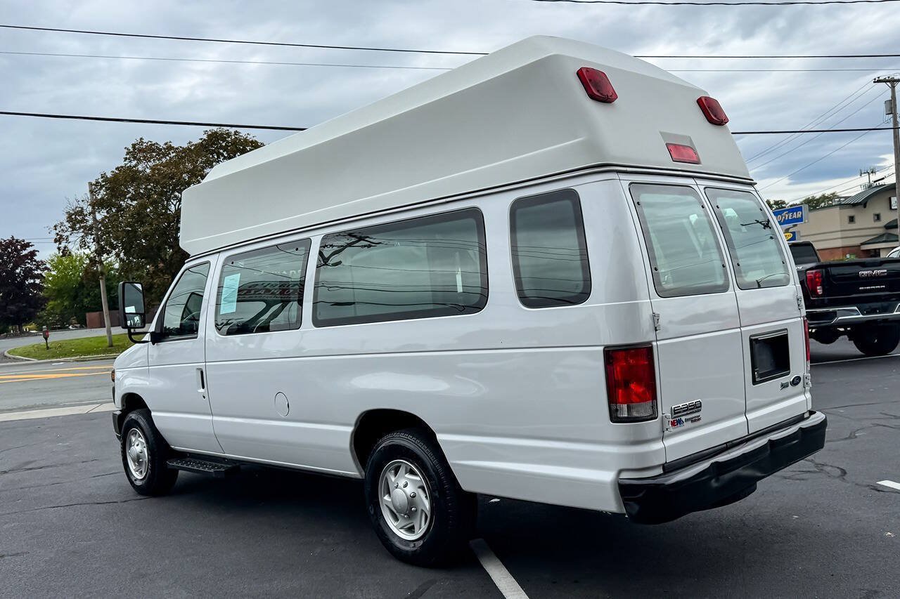 Used 2014 Ford E-350 and Econoline 350 Extended Super Duty w/ Power Group RWD image 12