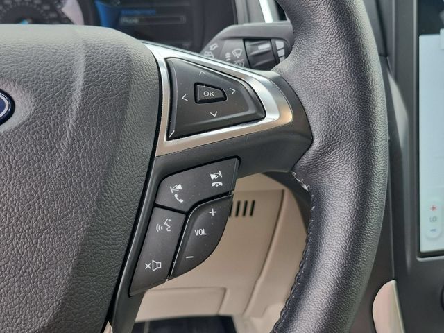 Used 2023 Ford Edge Titanium AWD/4WD image 20
