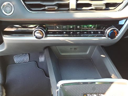 New 2026 Chevrolet Equinox RS image 21