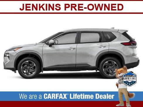 Certified 2024 Nissan Rogue SV image 3