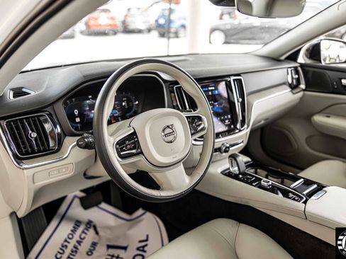 Used 2023 Volvo S60 T8 Plus image 20