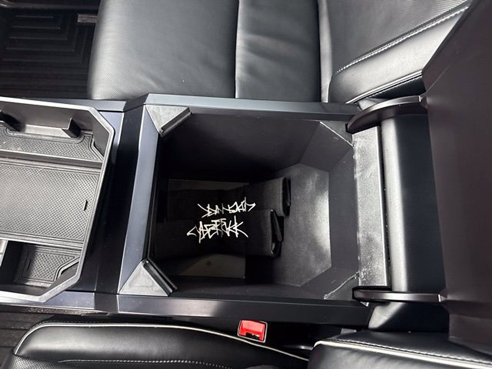 Used 2025 Tesla Cybertruck AWD Crew Cab image 19