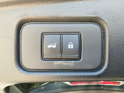 Used 2025 Nissan Pathfinder Rock Creek AWD/4WD image 32