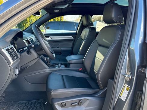 Used 2023 Volkswagen Atlas Cross Sport SE w/ Panoramic Sunroof Package image 22
