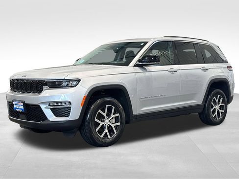 Used 2024 Jeep Grand Cherokee Limited AWD/4WD image 6