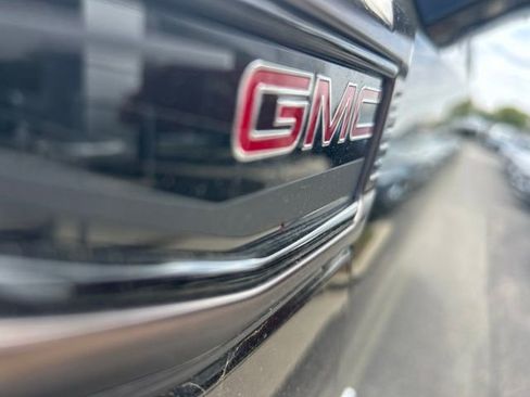 Used 2025 GMC Yukon AT4 Ultimate AWD/4WD image 9