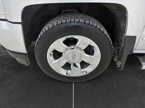 Used 2016 Chevrolet Silverado 1500 LTZ Z71 w/ LTZ Plus Package image 9