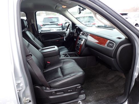 Used 2013 Chevrolet Avalanche LT w/ All-Star Edition image 8