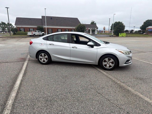 Used 2017 Chevrolet Cruze LS FWD image 5
