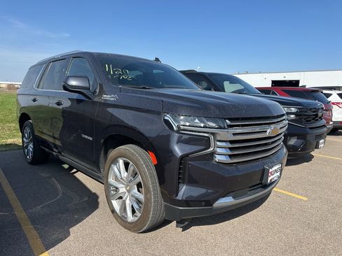 Used 2022 Chevrolet Tahoe High Country w/ Premium Package 2 AWD/4WD image 2