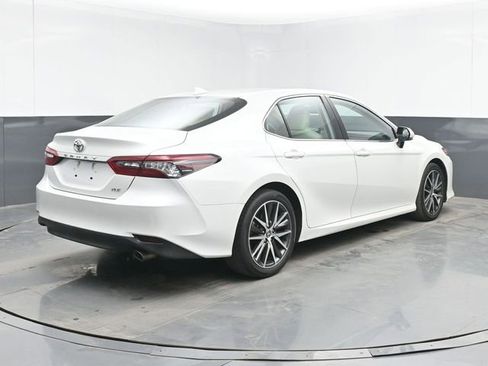 Used 2022 Toyota Camry XLE FWD image 10