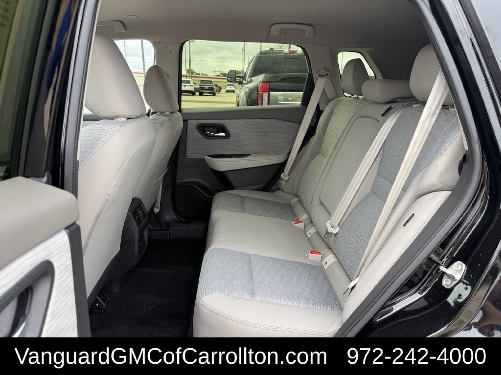 Used 2023 Nissan Rogue SV FWD image 27