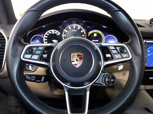 Certified 2023 Porsche Cayenne image 18
