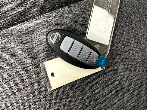 Used 2021 Nissan Rogue SV image 15