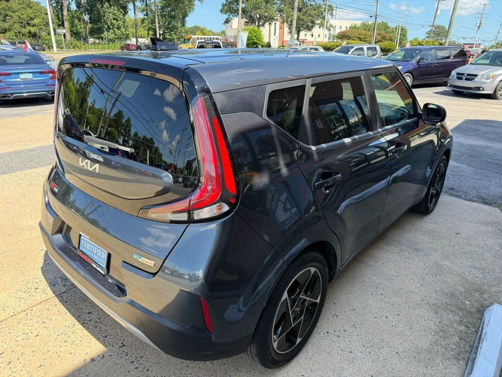 Used 2024 Kia Soul EX FWD image 3