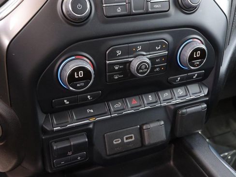 Used 2022 Chevrolet Silverado 1500 LT Trail Boss w/ LT Trail Boss Premium Package image 19