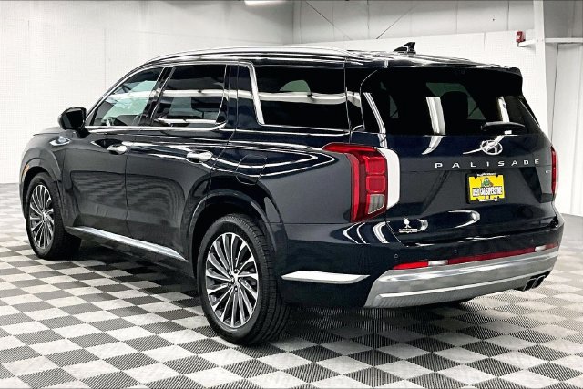 Used 2023 Hyundai Palisade Calligraphy AWD/4WD image 2