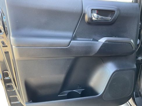 Used 2021 Toyota Tacoma TRD Sport w/ Technology Package image 43