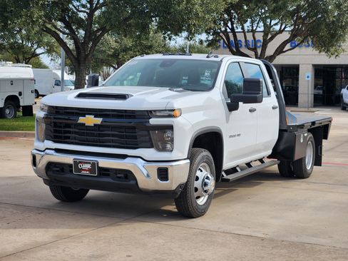 New 2025 Chevrolet Silverado 3500 W/T image 11