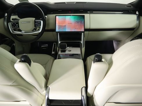 New 2026 Land Rover Range Rover Long Wheelbase SE image 14