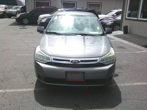 Used 2011 Ford Focus SE image 8