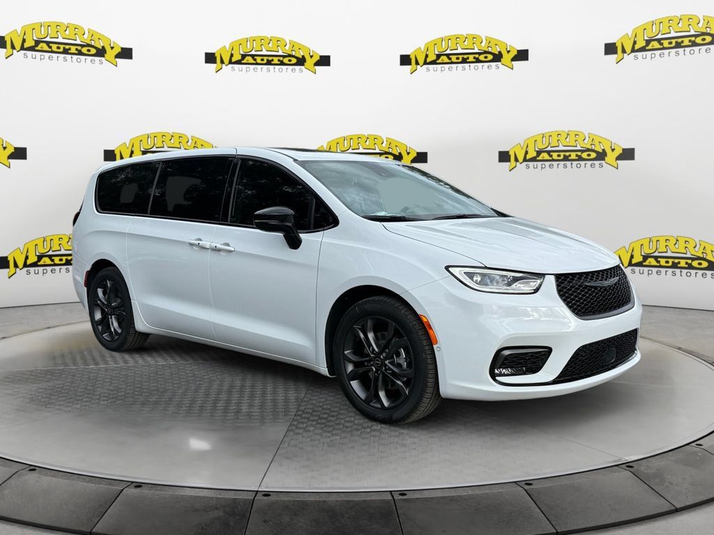 New 2026 Chrysler Pacifica Select FWD image 7