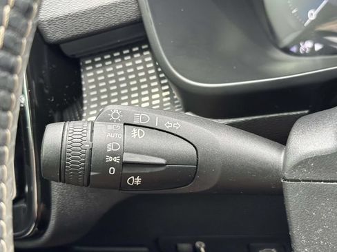 Used 2019 Volvo XC40 T5 R-Design AWD/4WD image 32