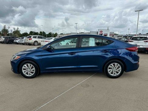 Used 2017 Hyundai Elantra SE FWD image 6