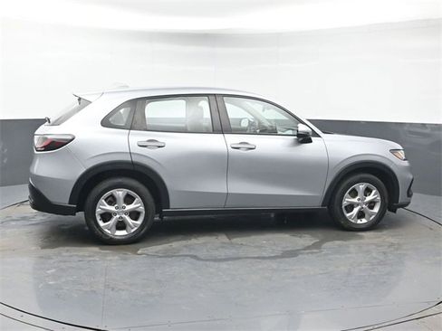 Used 2023 Honda HR-V LX image 6