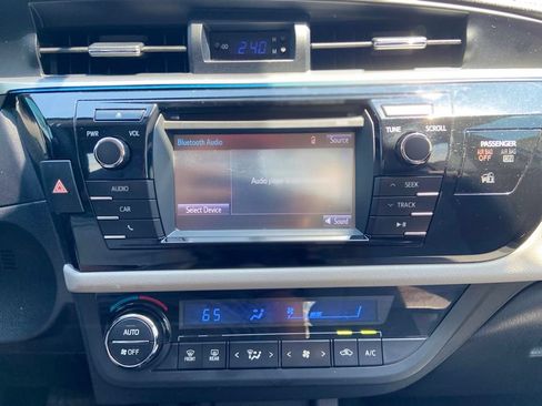 Used 2014 Toyota Corolla LE FWD image 27