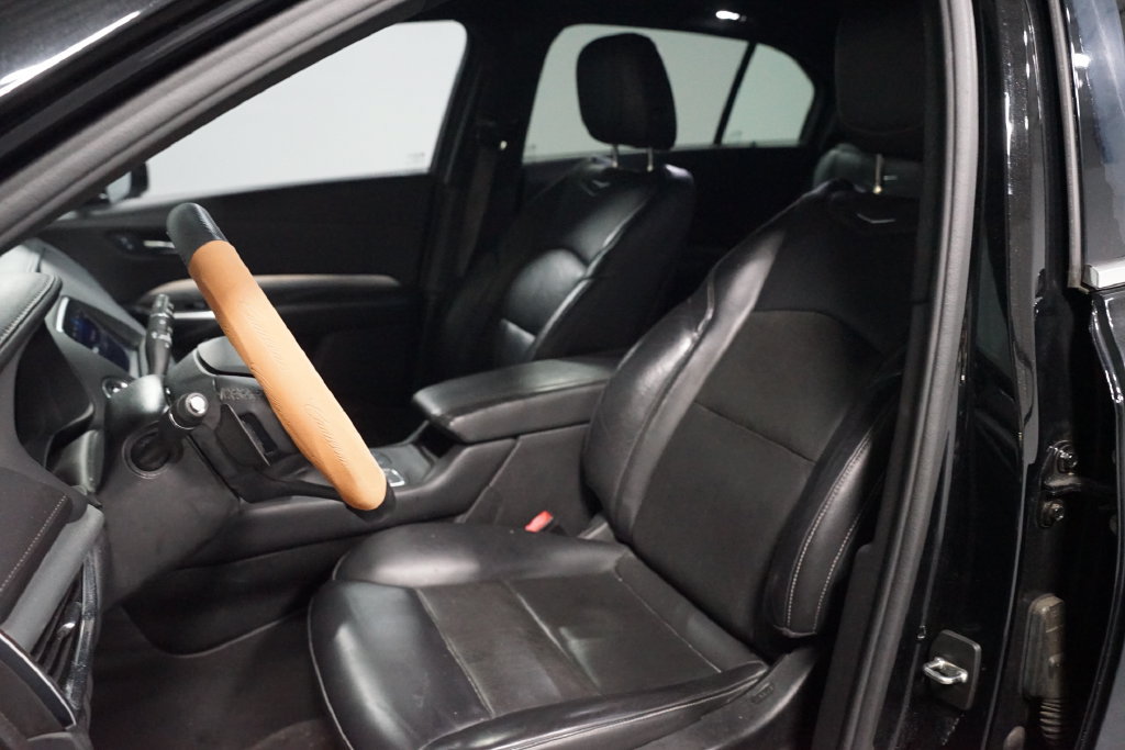 Used 2022 Cadillac XT4 Premium Luxury FWD image 6